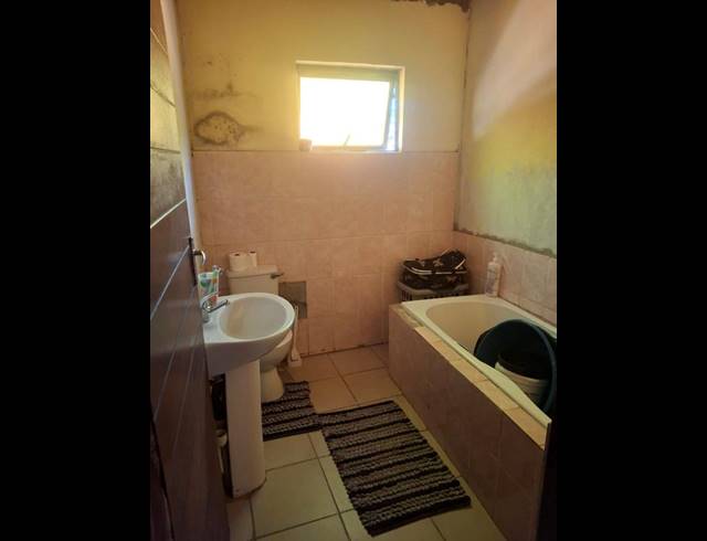 3 BEDROOM HOUSE FOR SALE IN BLOEMSIDE